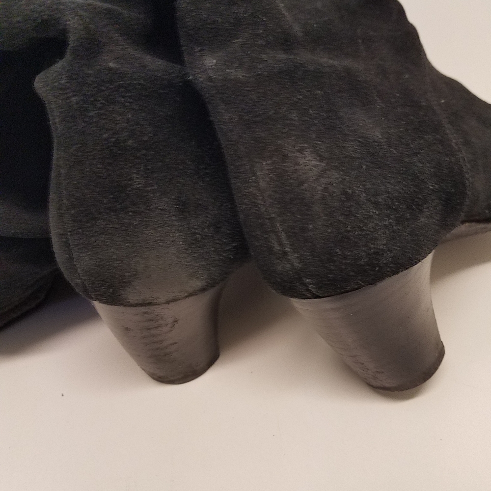 Women's Black Suede Knee Boots - Picture 12 of 12